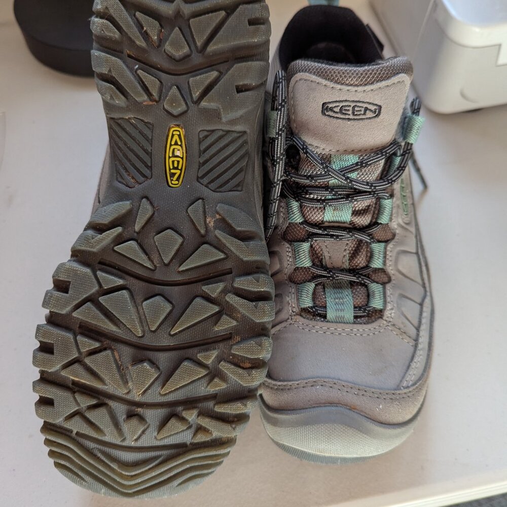 Keen hiking boots - Picture 2 of 5